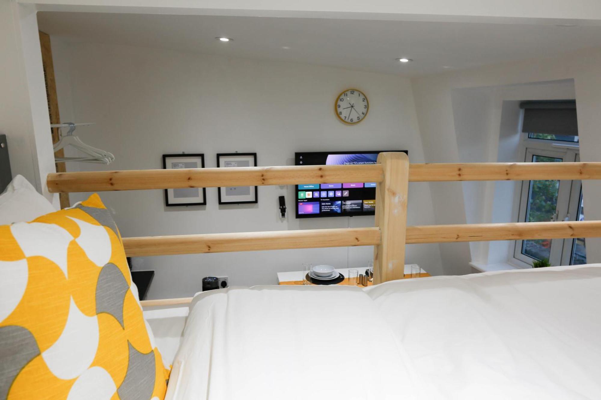 New Luxury Apartments In Central London Next To Shops, Cafes, Bars & Metro Exterior photo
