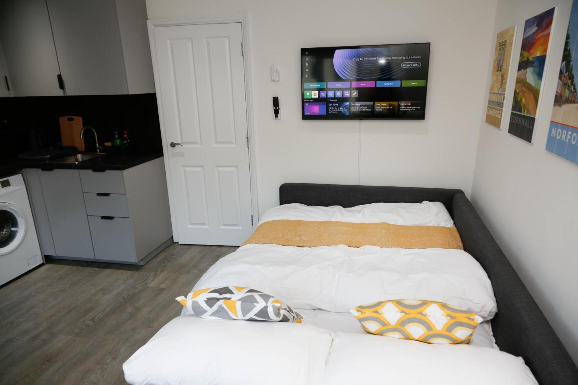 New Luxury Apartments In Central London Next To Shops, Cafes, Bars & Metro Exterior photo